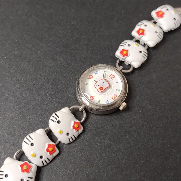 Accessories - Very Cute Metal Hello Kitty Watch